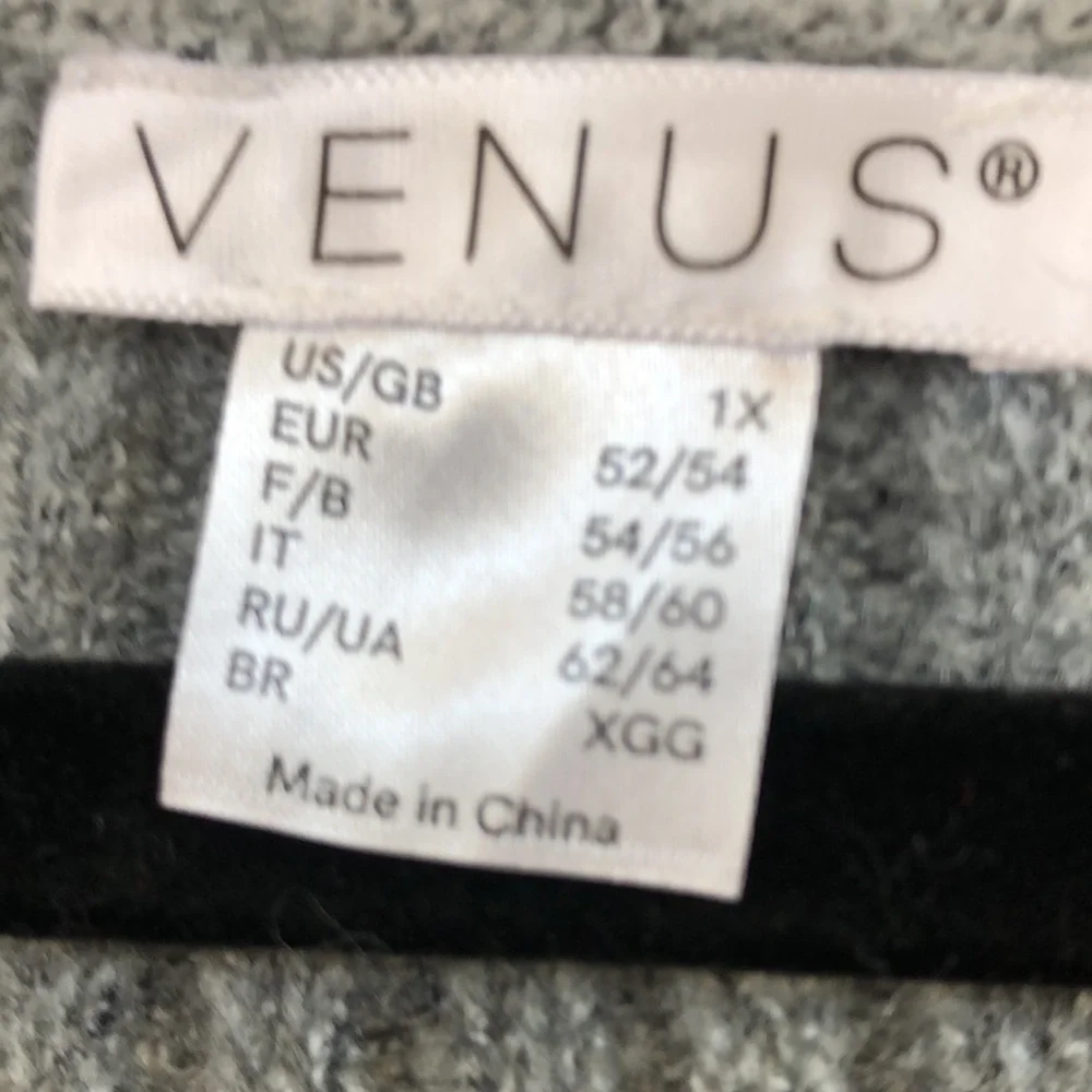Tunic - Picture 2 of 3